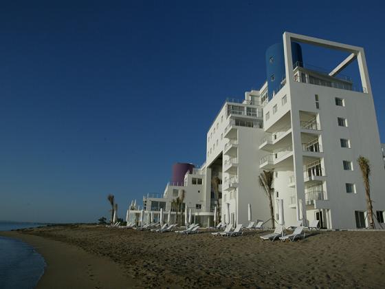 Sky Venus Beach Hotel & Residence Dherinia Esterno foto